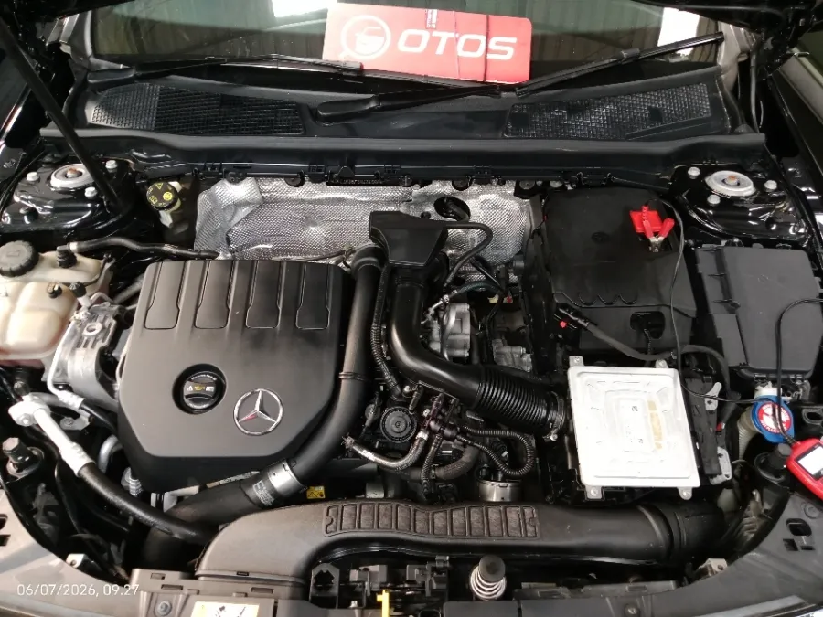 Foto Mobil Bekas Mesin Mercedes-Benz CLA200 1.3 AMG Line tahun 2020