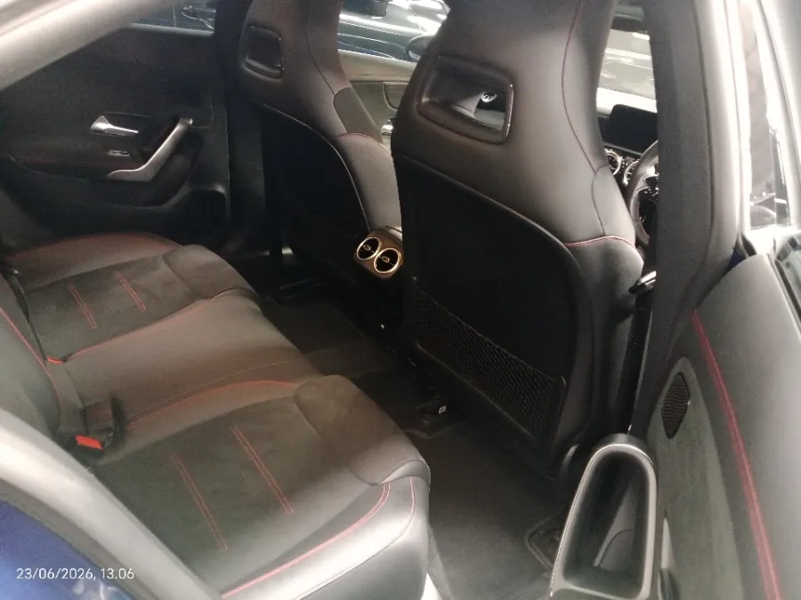 Foto Mobil Bekas Kabin Belakang Mercedes-Benz CLA200 1.3 AMG Line tahun 2023
