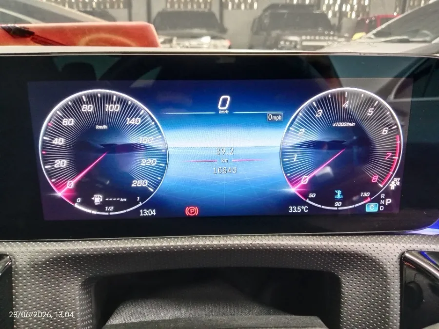 Foto Mobil Bekas Odometer Mercedes-Benz CLA200 1.3 AMG Line tahun 2023