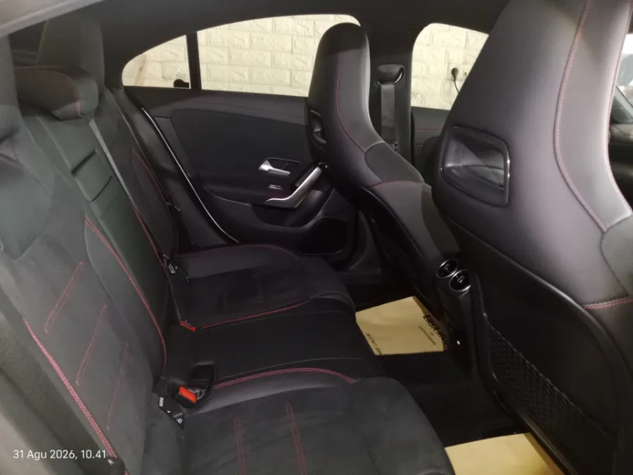 Foto Mobil Bekas Kabin Belakang Mercedes-Benz CLA200 1.3 AMG Line tahun 2024