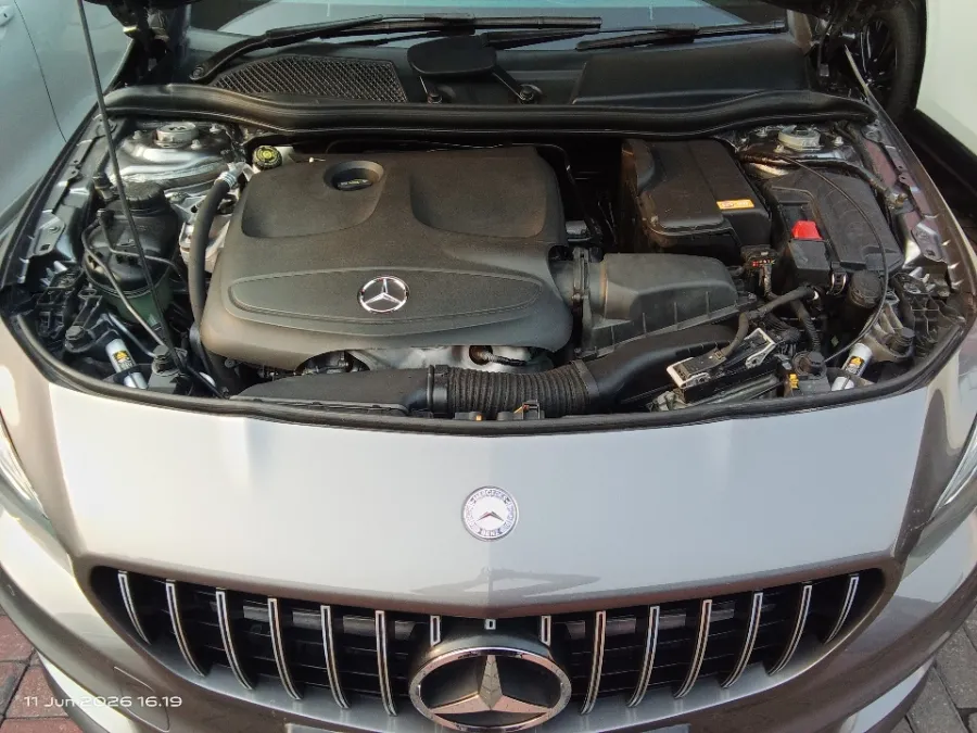 Foto Mobil Bekas Mesin Mercedes-Benz CLA200 1.6 tahun 2015