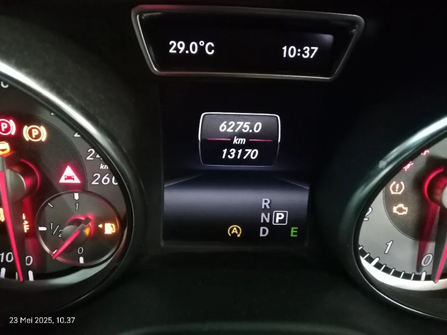 Foto Mobil Bekas Odometer Mercedes-Benz CLA200 1.6 tahun 2015
