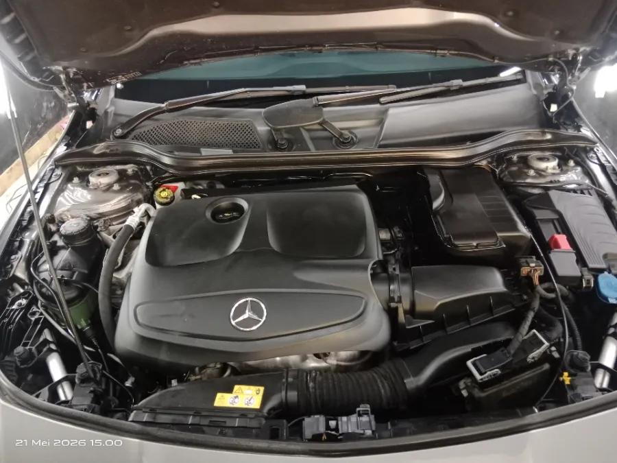 Foto Mobil Bekas Mesin Mercedes-Benz CLA200 1.6 tahun 2017