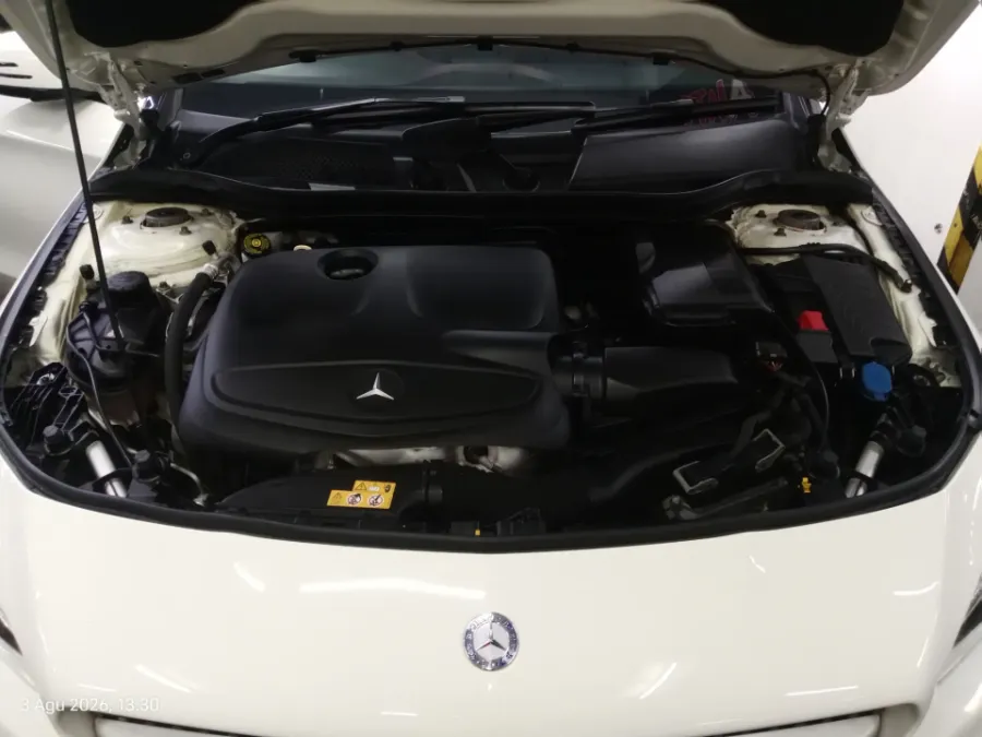 Foto Mobil Bekas Mesin Mercedes-Benz CLA200 1.6 tahun 2017