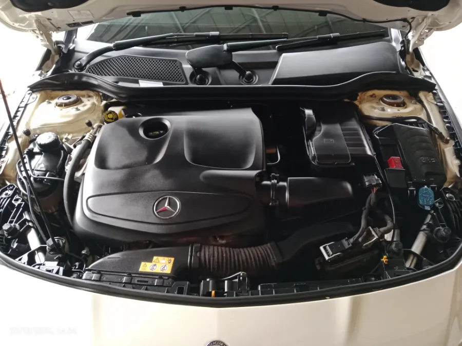 Foto Mobil Bekas Mesin Mercedes-Benz CLA200 1.6 tahun 2017