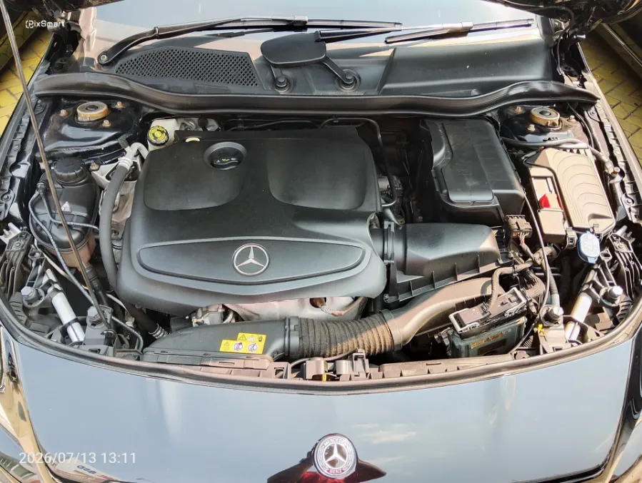 Foto Mobil Bekas Mesin Mercedes-Benz CLA200 1.6 tahun 2018