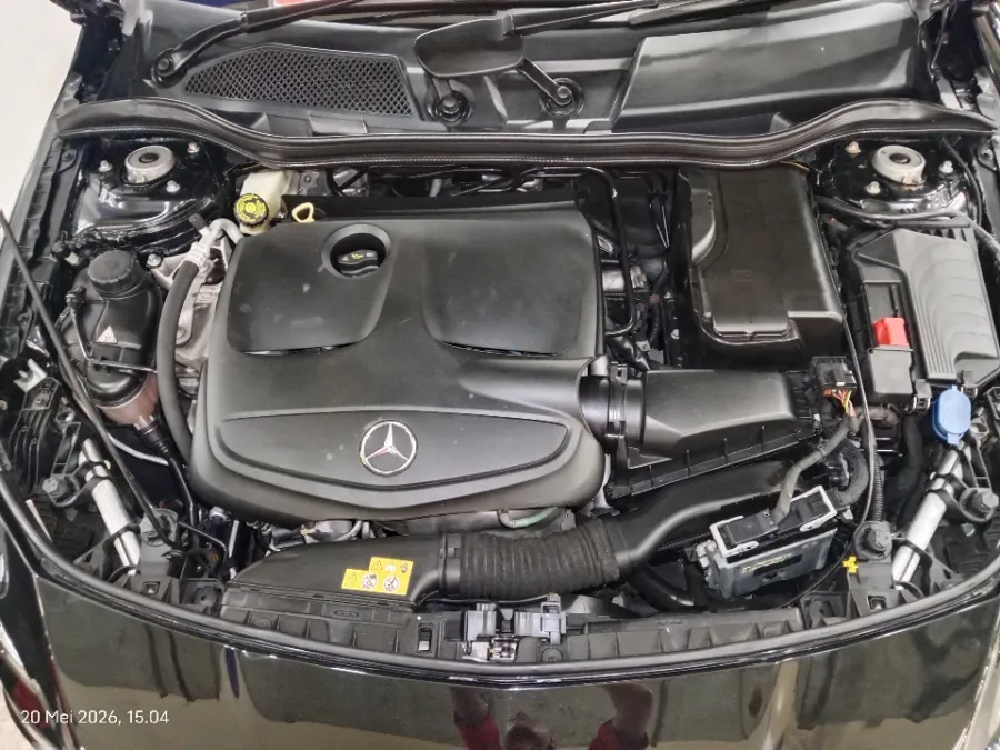Foto Mobil Bekas Mesin Mercedes-Benz CLA200 1.6 AMG tahun 2016