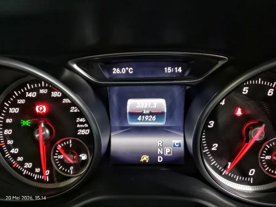 Foto Mobil Bekas Odometer Mercedes-Benz CLA200 1.6 AMG tahun 2016