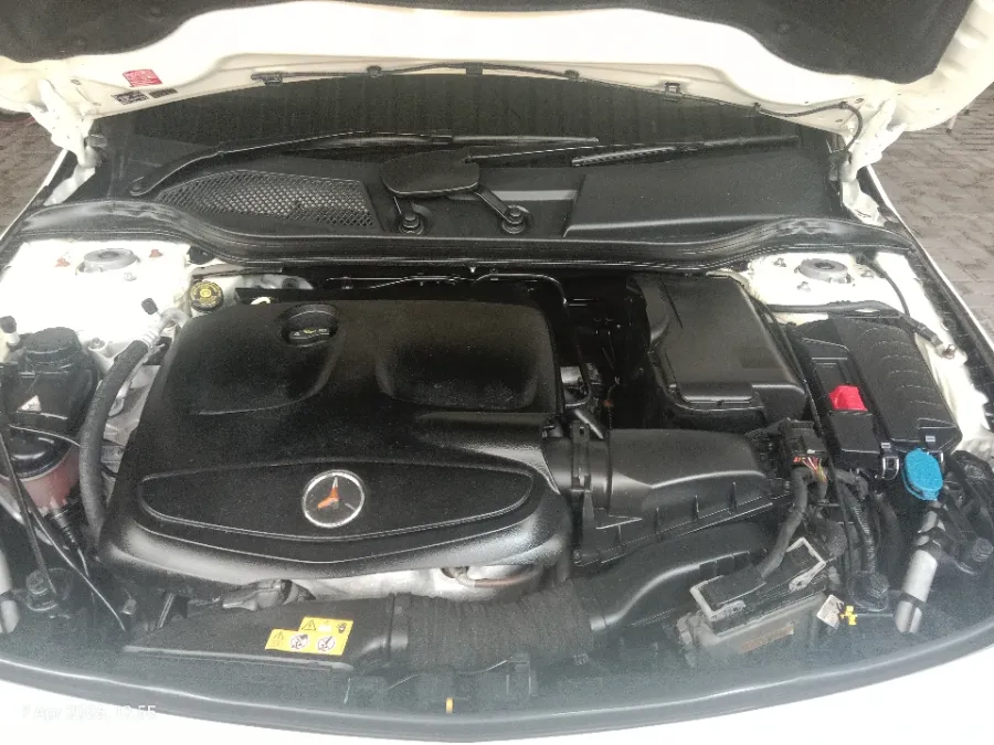 Foto Mobil Bekas Mesin Mercedes-Benz CLA200 1.6 AMG tahun 2017