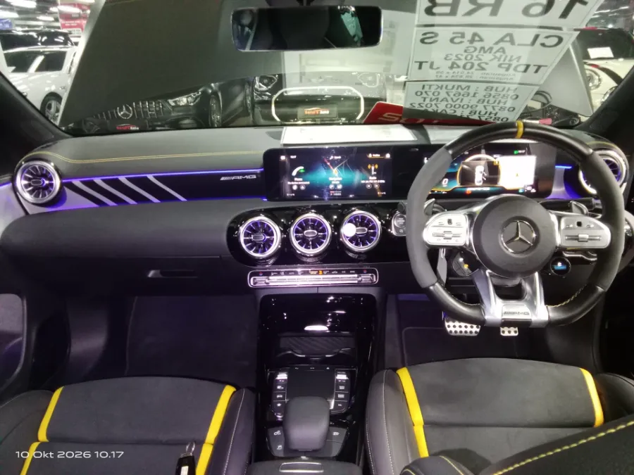 Foto Mobil Bekas Dashboard Mercedes-Benz CLA45 2.0 AMG tahun 2023