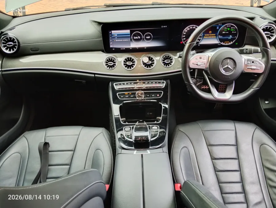 Foto Mobil Bekas Dashboard Mercedes-Benz CLS350 2.0 tahun 2018