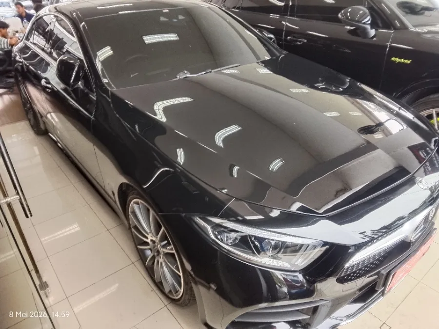 Foto Mobil Bekas Kanan Depan Mercedes-Benz CLS350 2.0 tahun 2019