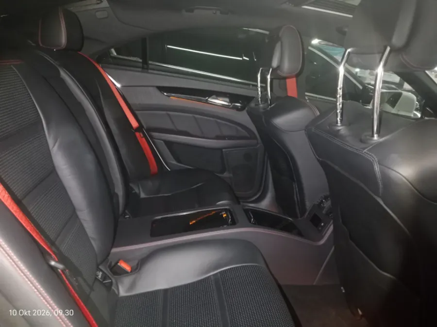 Foto Mobil Bekas Kabin Belakang Mercedes-Benz CLS400 3.0 tahun 2017