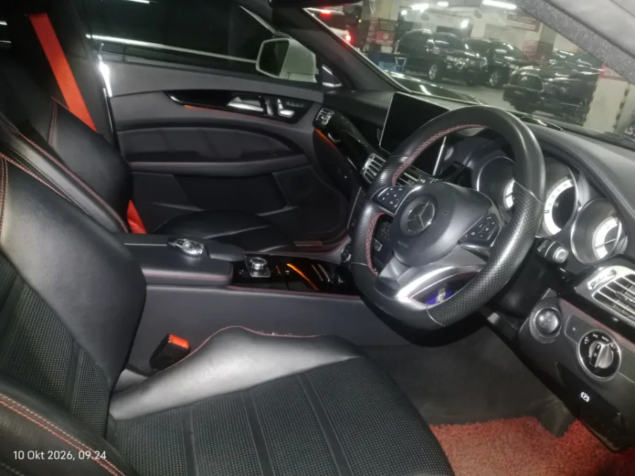 Foto Mobil Bekas Kabin Depan Mercedes-Benz CLS400 3.0 tahun 2017