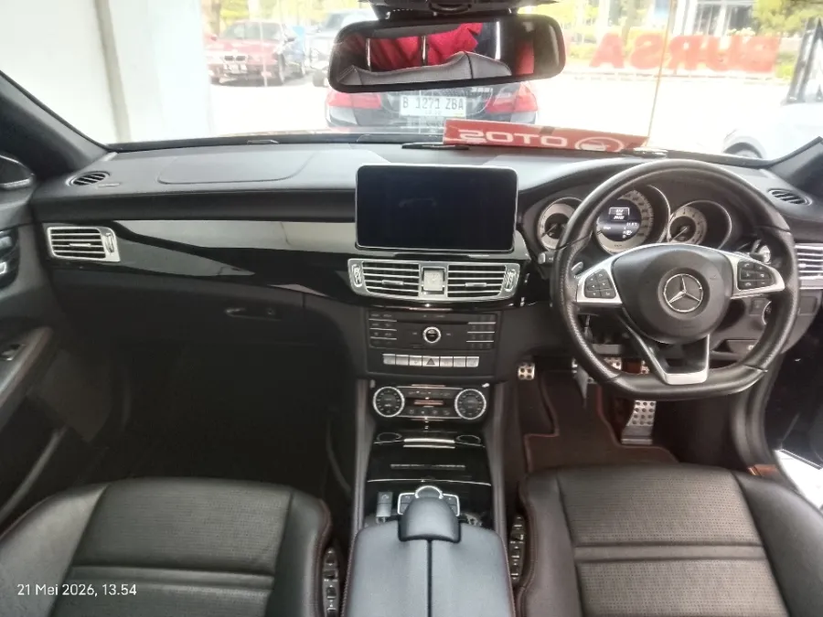 Foto Mobil Bekas Dashboard Mercedes-Benz CLS400 3.0 AMG Dynamic tahun 2015