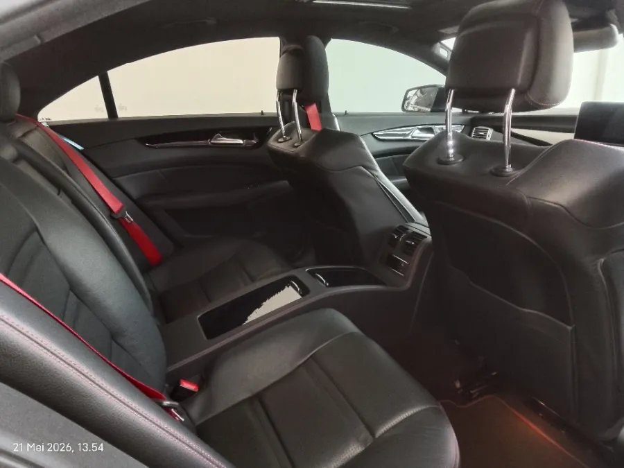 Foto Mobil Bekas Kabin Belakang Mercedes-Benz CLS400 3.0 AMG Dynamic tahun 2015