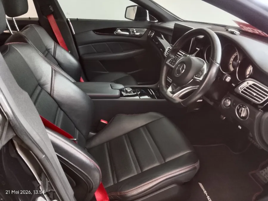 Foto Mobil Bekas Kabin Depan Mercedes-Benz CLS400 3.0 AMG Dynamic tahun 2015