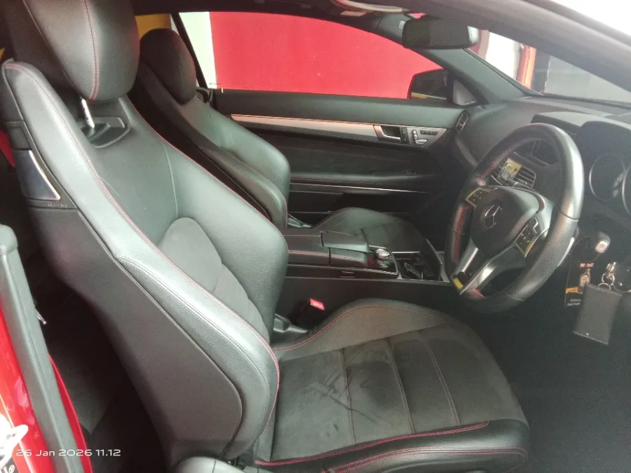 Foto Mobil Bekas Kabin Depan Mercedes-Benz E200 2.0 tahun 2014