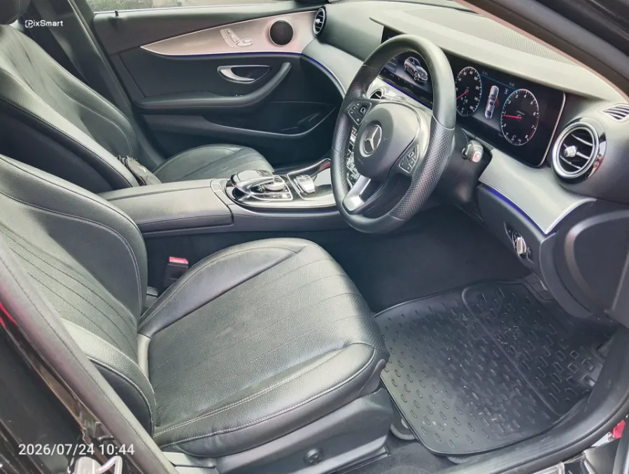 Foto Mobil Bekas Kabin Depan Mercedes-Benz E200 2.0 tahun 2018