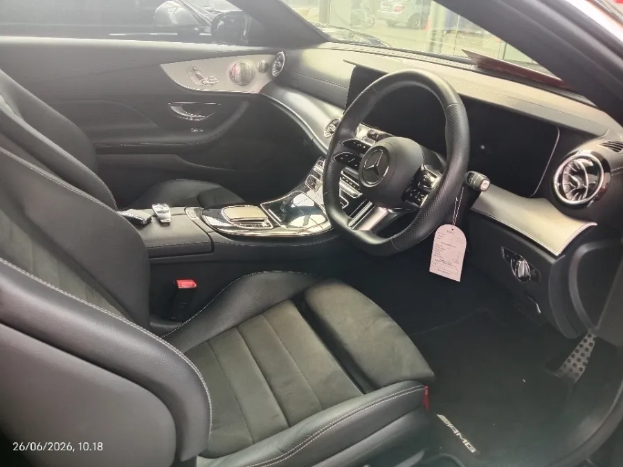 Foto Mobil Bekas Kabin Depan Mercedes-Benz E200 2.0 tahun 2023