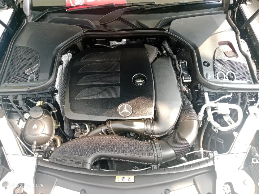 Foto Mobil Bekas Mesin Mercedes-Benz E200 2.0 tahun 2023