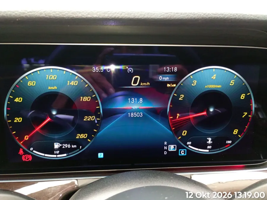 Foto Mobil Bekas Odometer Mercedes-Benz E200 2.0 tahun 2023