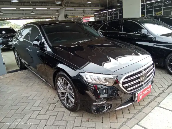 2024 Mercedes-Benz E200 2.0 - Foto 1 dari 6