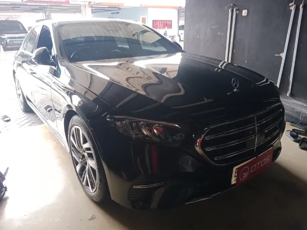 2024 Mercedes-Benz E200 2.0 - Foto 1 dari 6