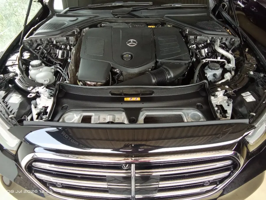 Foto Mobil Bekas Mesin Mercedes-Benz E200 2.0 tahun 2024