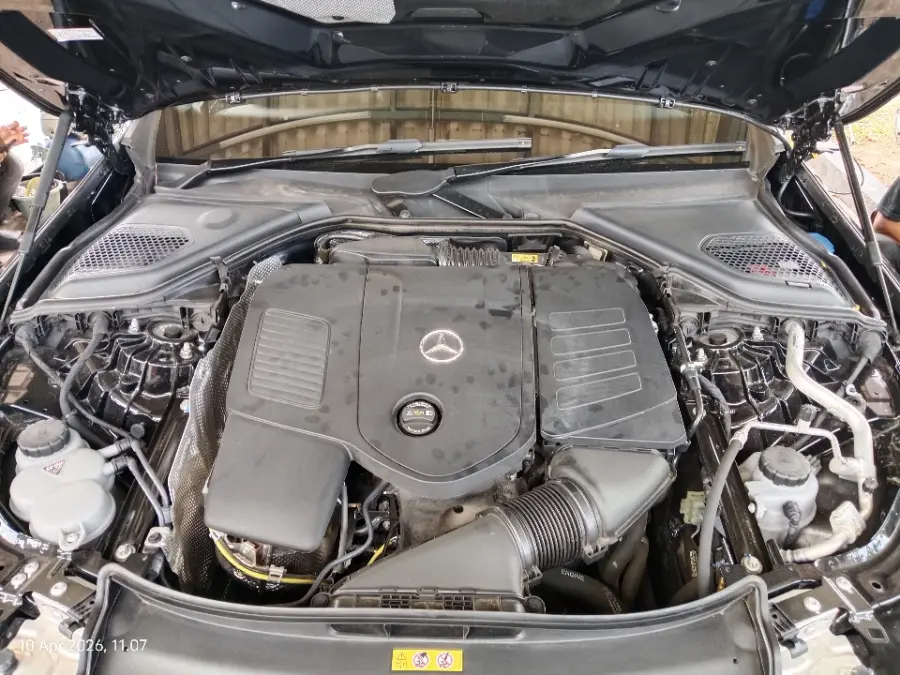 Foto Mobil Bekas Mesin Mercedes-Benz E200 2.0 tahun 2024