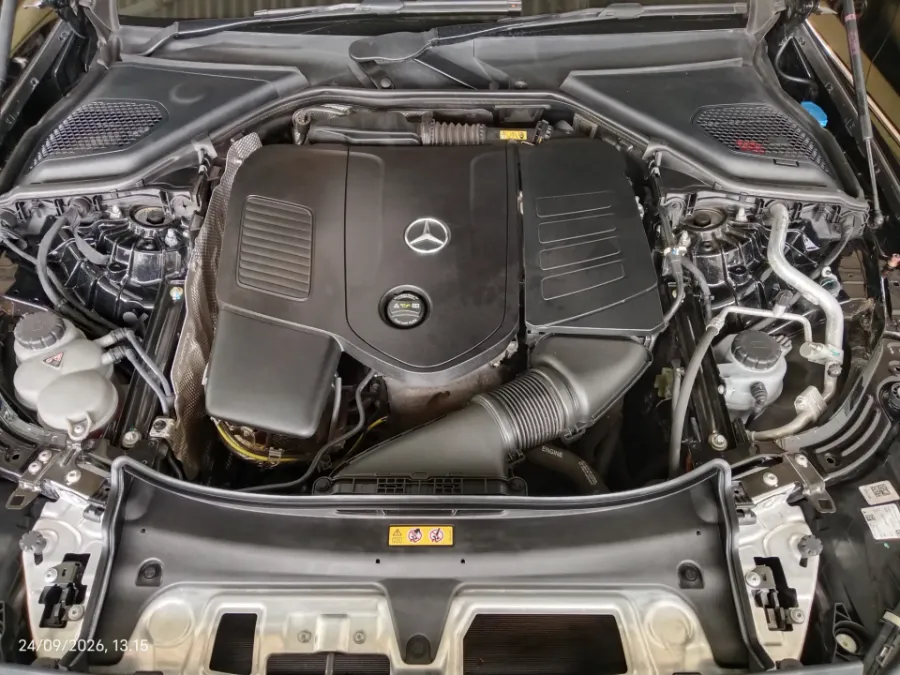 Foto Mobil Bekas Mesin Mercedes-Benz E200 2.0 tahun 2025