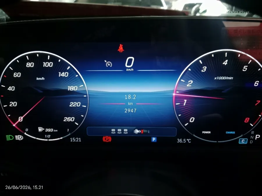 Foto Mobil Bekas Odometer Mercedes-Benz E200 2.0 tahun 2025
