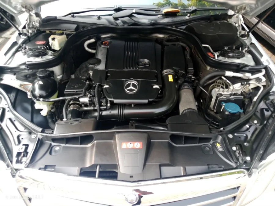 Foto Mobil Bekas Mesin Mercedes-Benz E250 1.8 CGI tahun 2010