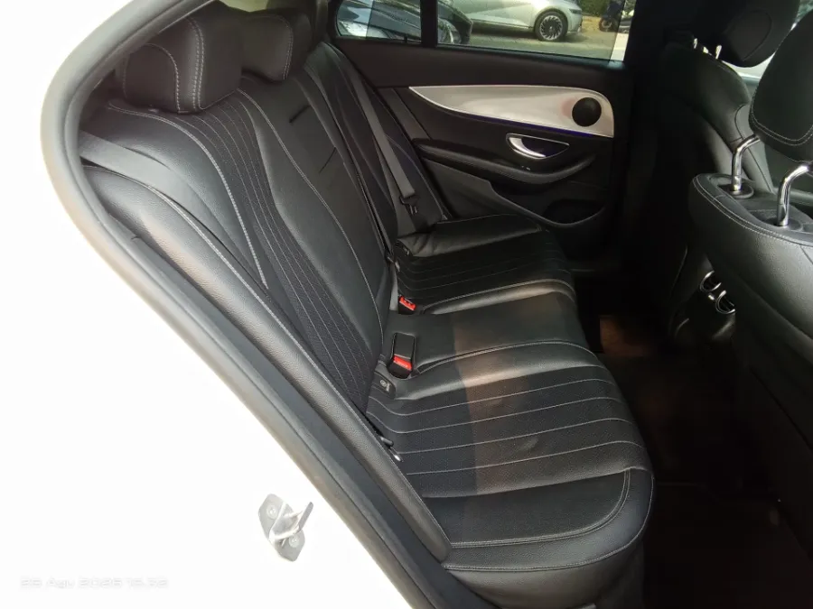 Foto Mobil Bekas Kabin Belakang Mercedes-Benz E250 2.0 tahun 2017