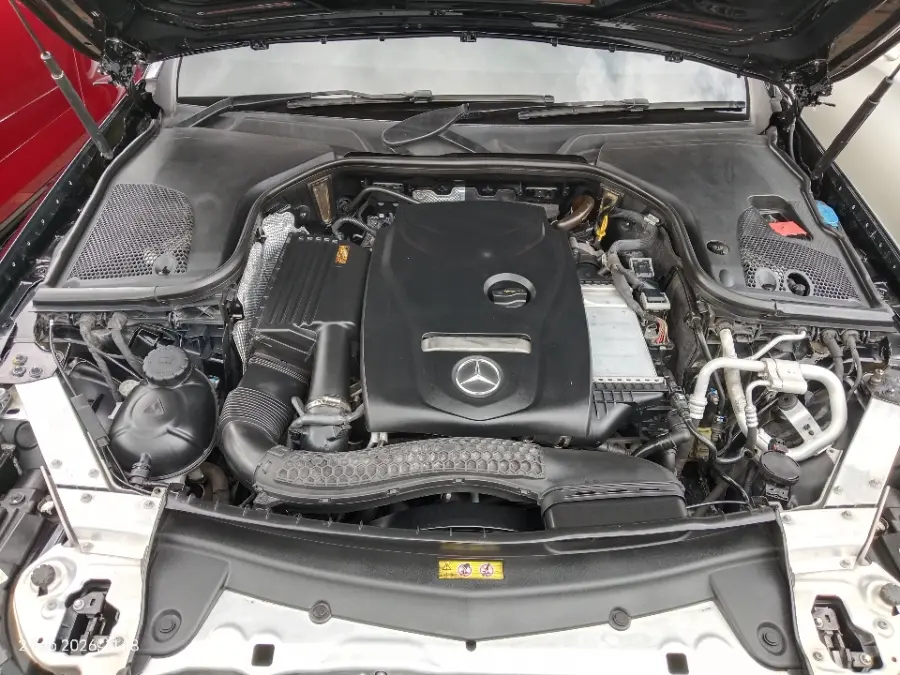 Foto Mobil Bekas Mesin Mercedes-Benz E250 2.0 tahun 2017