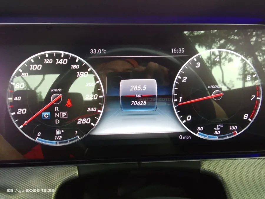 Foto Mobil Bekas Odometer Mercedes-Benz E250 2.0 tahun 2017