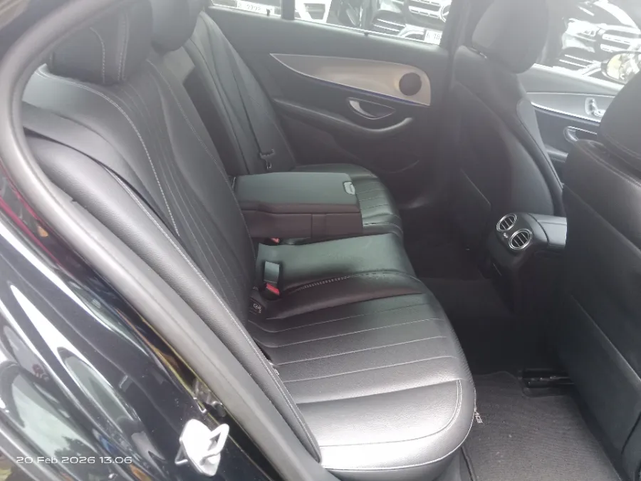 Foto Mobil Bekas Kabin Belakang Mercedes-Benz E250 2.0 tahun 2018