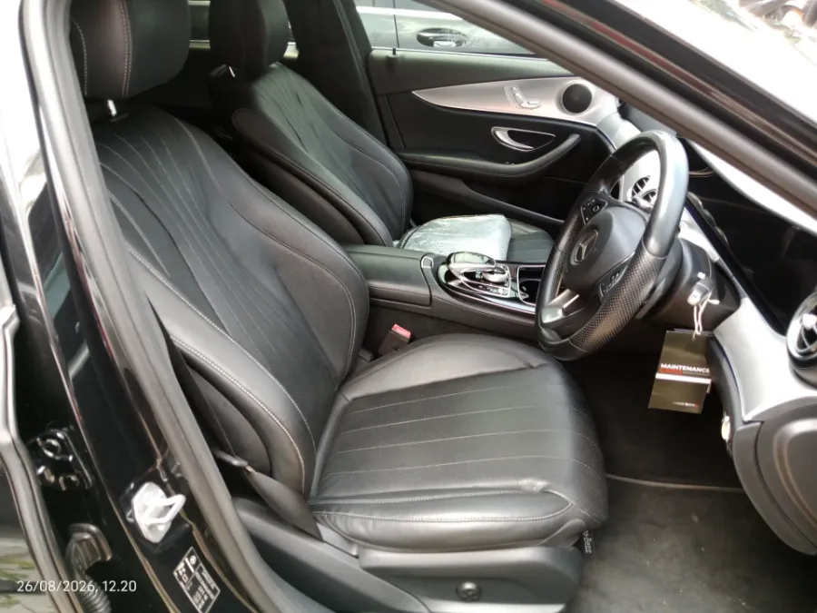Foto Mobil Bekas Kabin Depan Mercedes-Benz E250 2.0 tahun 2018
