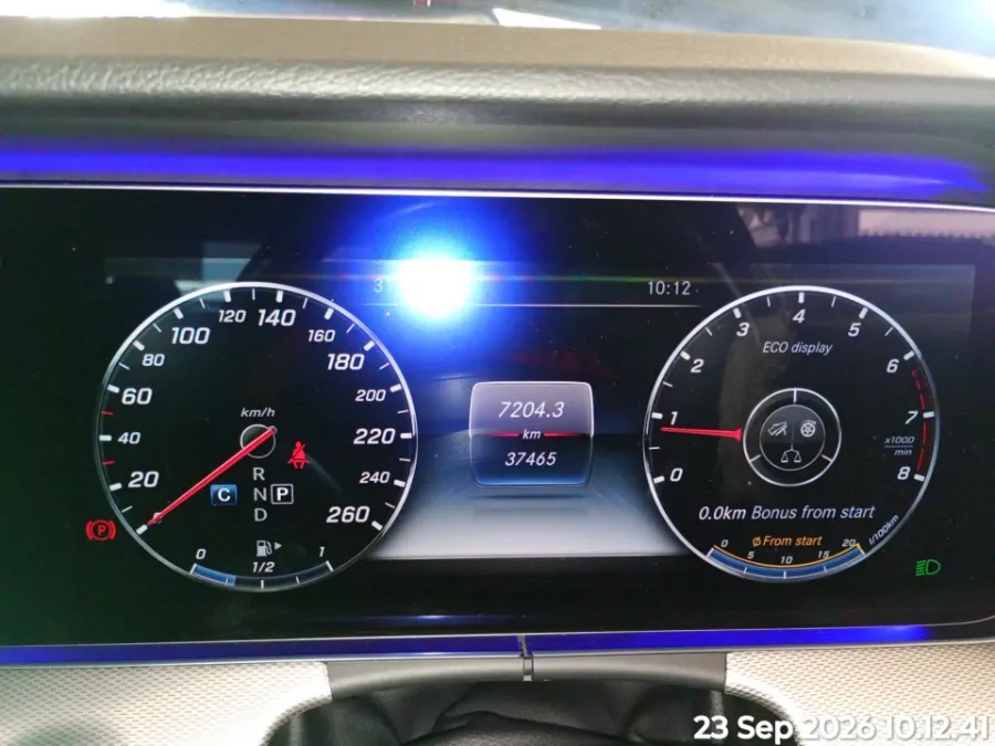 Foto Mobil Bekas Odometer Mercedes-Benz E250 2.0 tahun 2018