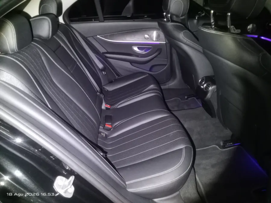 Foto Mobil Bekas Kabin Belakang Mercedes-Benz E300 2.0 tahun 2016