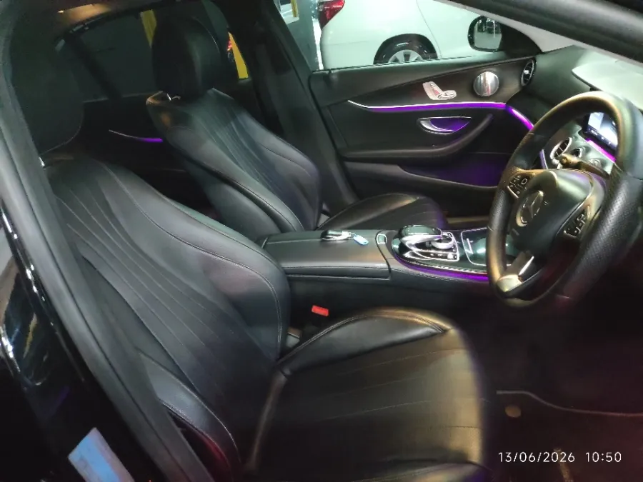 Foto Mobil Bekas Kabin Depan Mercedes-Benz E300 2.0 tahun 2016