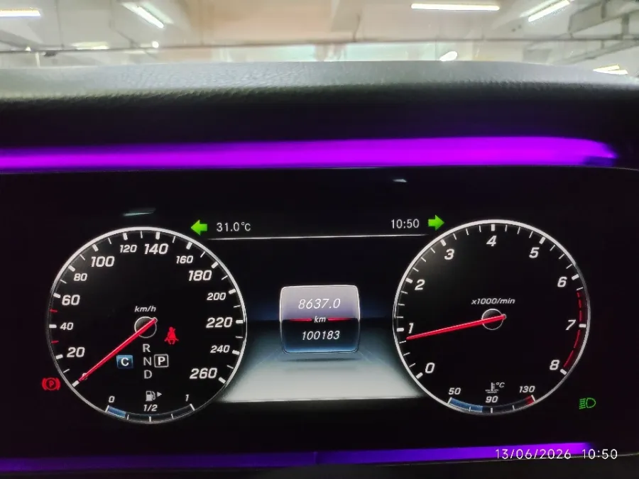 Foto Mobil Bekas Odometer Mercedes-Benz E300 2.0 tahun 2016