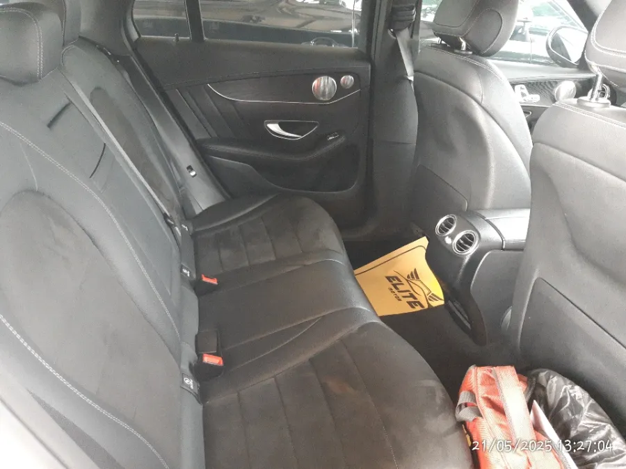 Foto Mobil Bekas Kabin Belakang Mercedes-Benz E300 2.0 tahun 2017