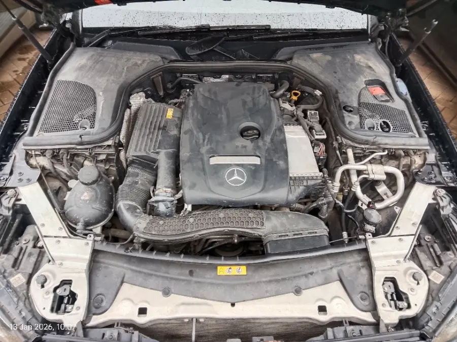 Foto Mobil Bekas Mesin Mercedes-Benz E300 2.0 tahun 2017