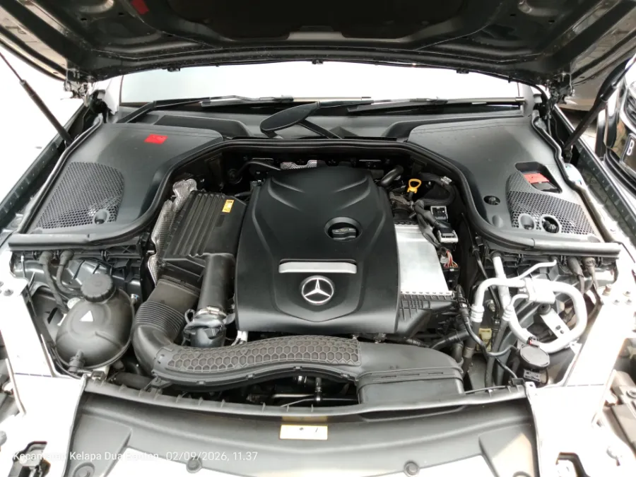 Foto Mobil Bekas Mesin Mercedes-Benz E300 2.0 tahun 2017