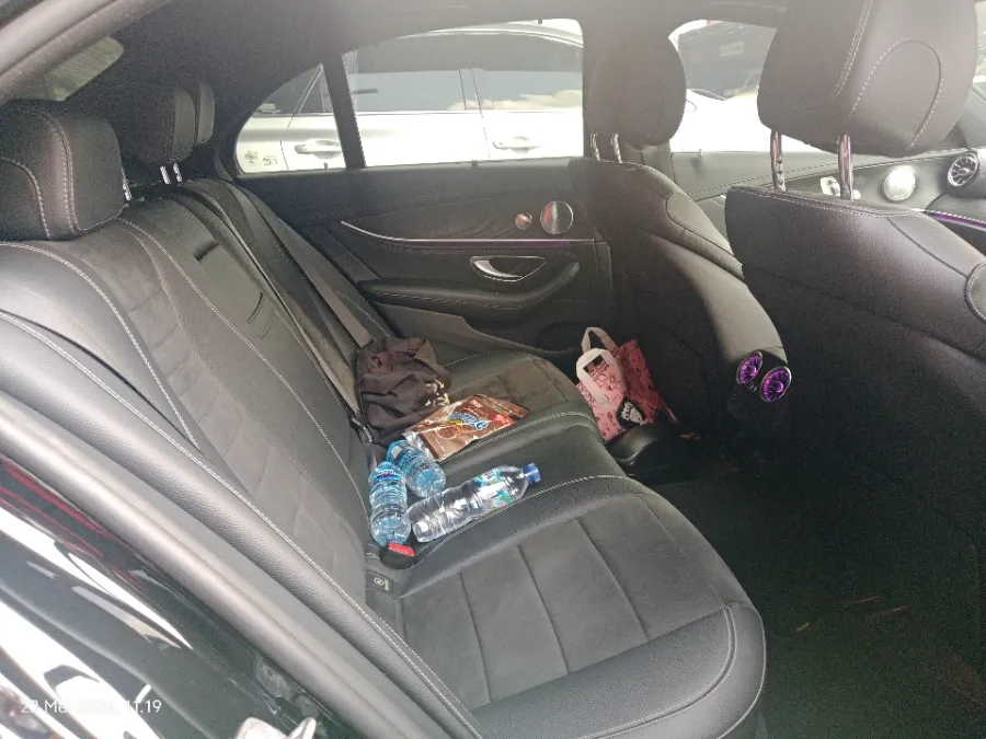Foto Mobil Bekas Kabin Belakang Mercedes-Benz E300 2.0 tahun 2018