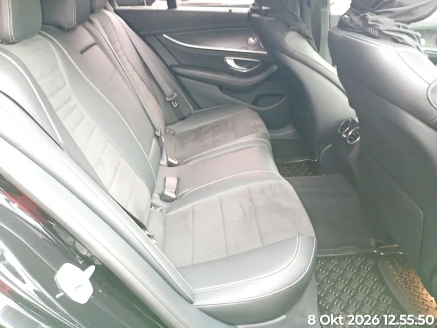 Foto Mobil Bekas Kabin Belakang Mercedes-Benz E300 2.0 tahun 2018