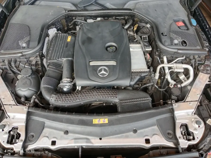 Foto Mobil Bekas Mesin Mercedes-Benz E300 2.0 tahun 2018