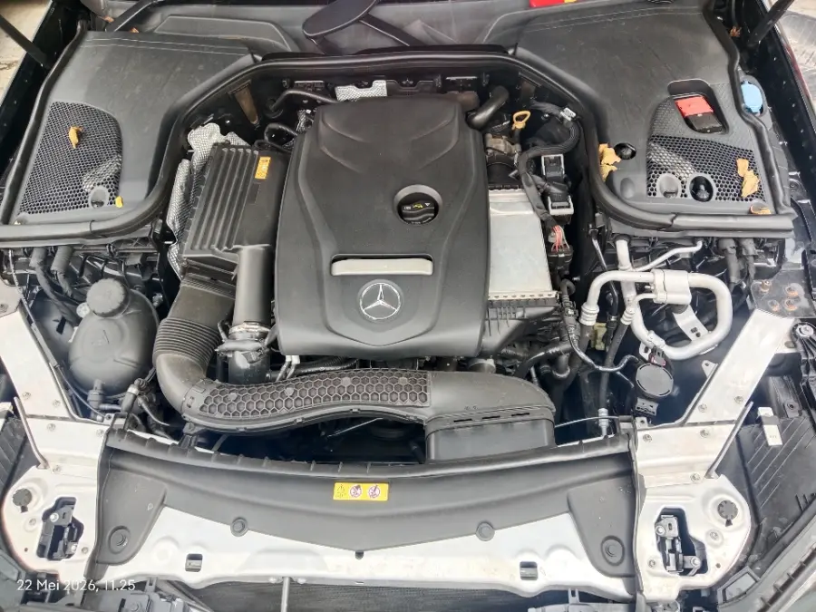 Foto Mobil Bekas Mesin Mercedes-Benz E300 2.0 tahun 2018
