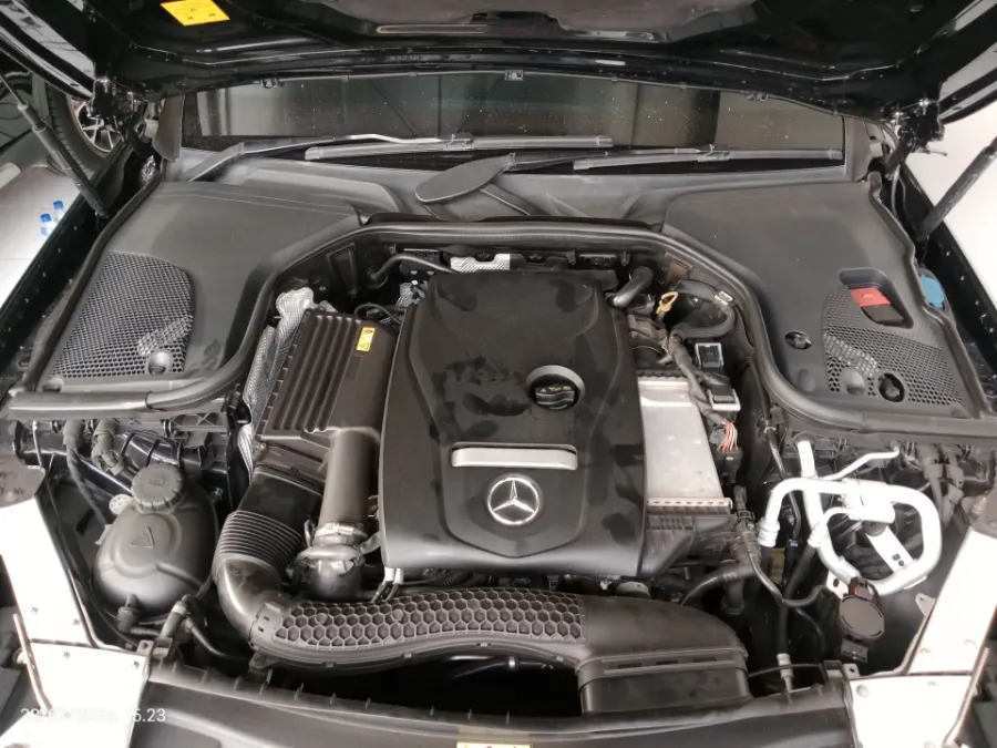 Foto Mobil Bekas Mesin Mercedes-Benz E300 2.0 tahun 2018